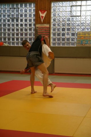 Judolehrgang Bodentechniken / SV / Treechallenge